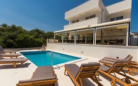 Luxury Villa Magico